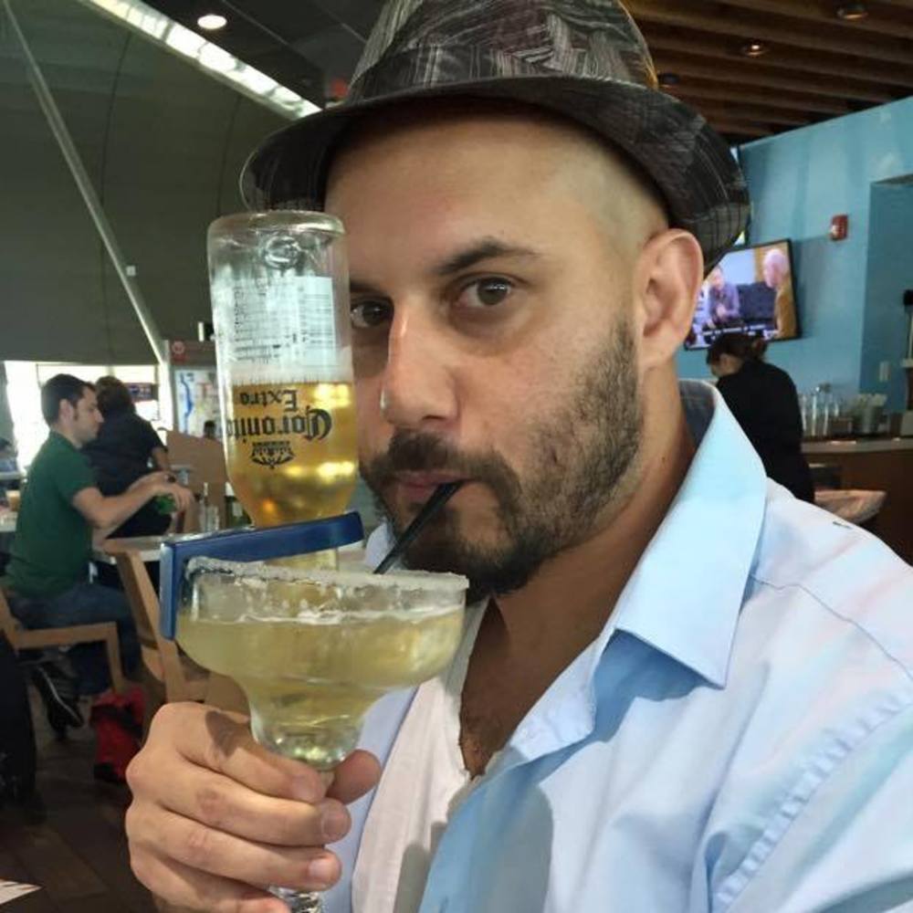 Meet your Posher, Carlos